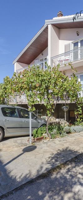Apartment and Rooms Ema Vodice