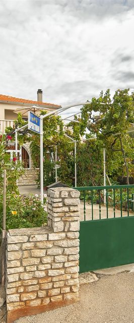 Apartments Ljiljana Rogoznica