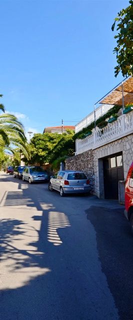 Apartments Jakov Jelsa