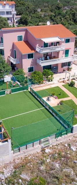 Apartments Mirko Seget Vranjica