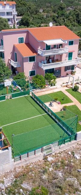 Apartments Mirko Seget Vranjica