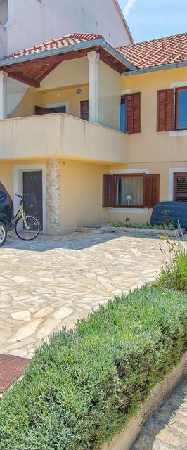 Apartment Renata Sutivan