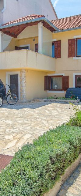 Apartment Renata Sutivan