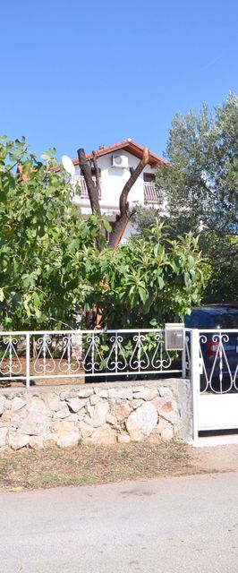 Apartments Goroslava Tribunj