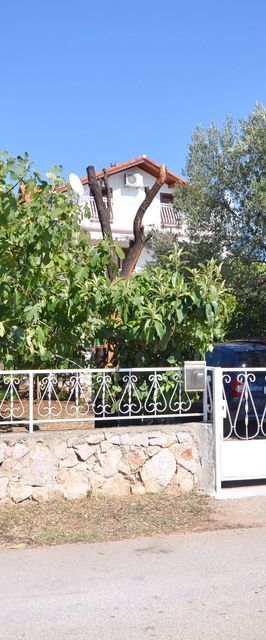 Apartments Goroslava Tribunj