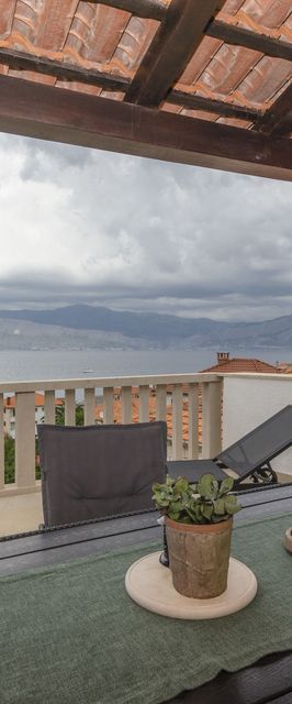 Apartments Jurica Postira