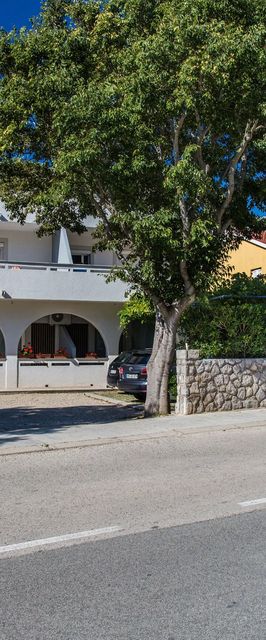 Apartments Nenad Baska