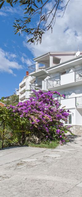 Apartments and Rooms Nikola Omis