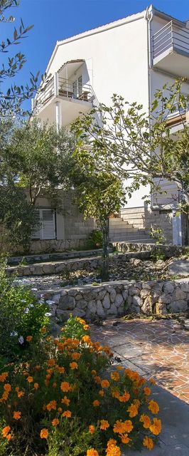 Apartments Irena Tkon