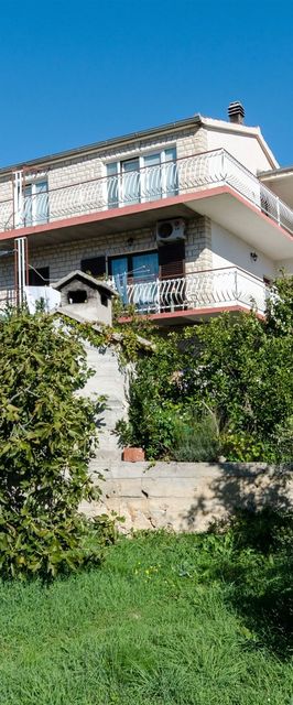 Apartments Zdenka Grebastica