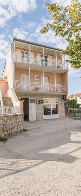 Apartments Marinko Tribunj