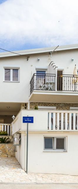 Apartments Bregovec Maslenica