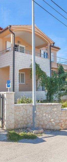 Apartments Ema Razanj