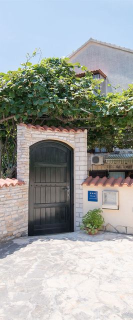 Apartments Nataša Supetar