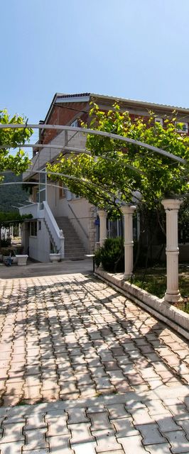 Apartments Jadranka Grebastica