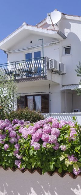 Apartments Meri Vodice