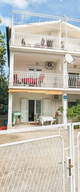 Apartments Luca Rogoznica