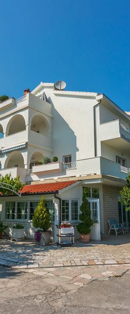 Apartments Vila Antula Banjol