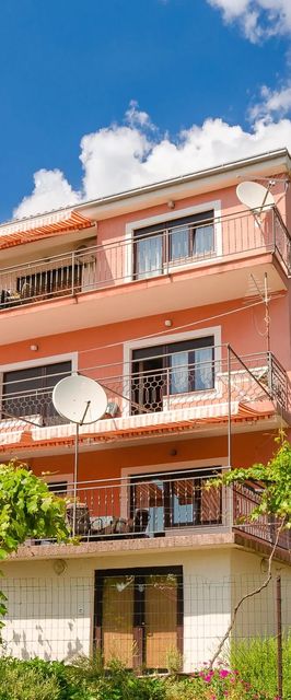 Apartments Nenad Dramalj