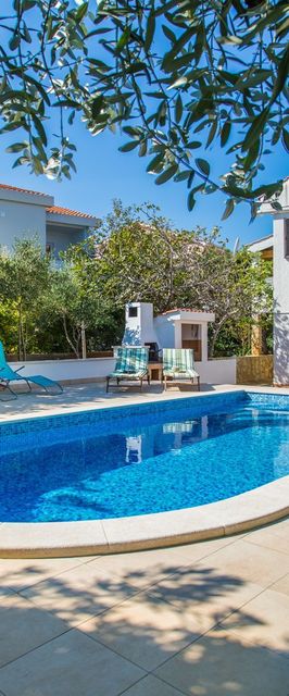 Apartments Brnić Ž. Silo