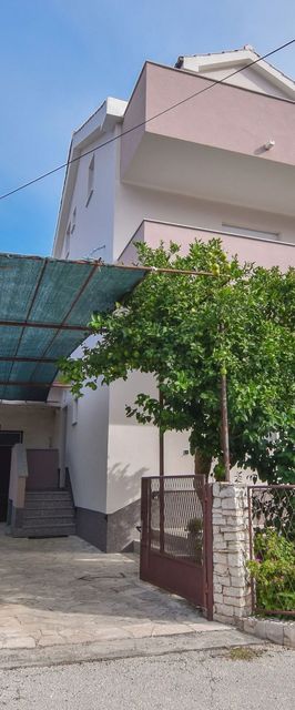 Apartment Pocrnja Rogoznica