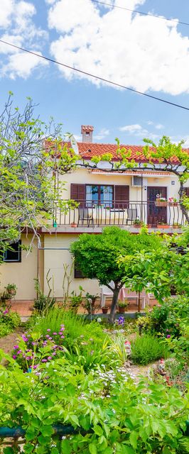 Apartments Tugomila Barbat