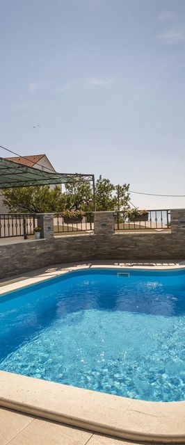 Apartments Igor Podstrana