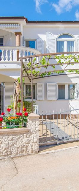 Apartment and Room Štefanija Vodice