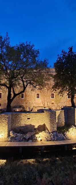 Várkert Apartman Várpalota