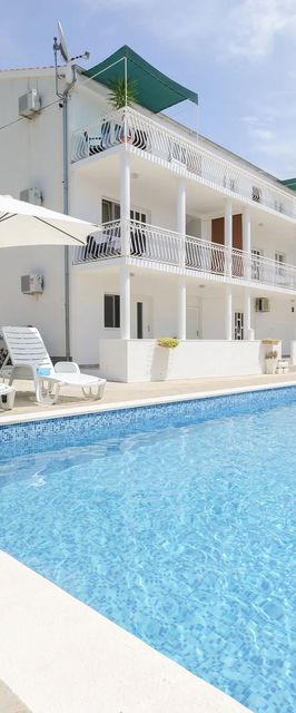 Apartments Mila Family with pool Tribunj