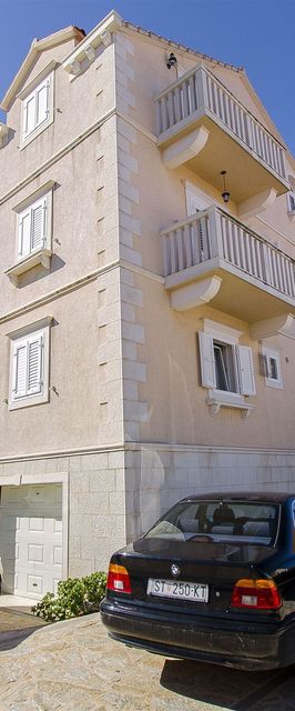 Apartments Mara Supetar