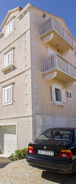 Apartments Mara Supetar