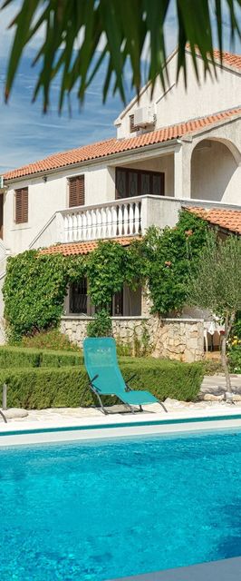 Apartments Vesna with pool Vodice