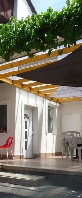 Eszter Apartmanház Balatonkeresztúr