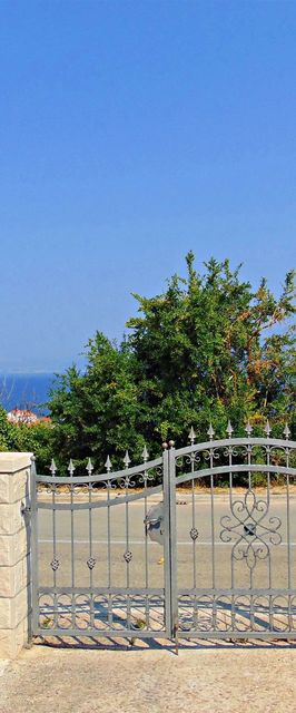 House Santa Barbara Postira