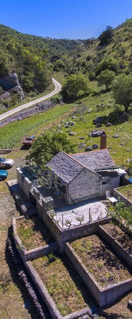 House Sv. Lovre Postira