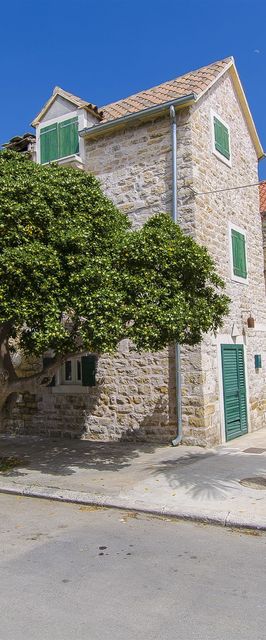 House Gulliver Kastel Sucurac