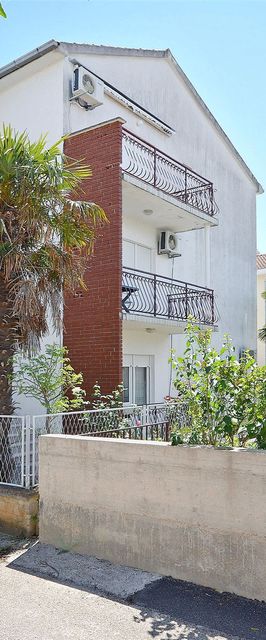 Apartments and Rooms Josipa Vodice
