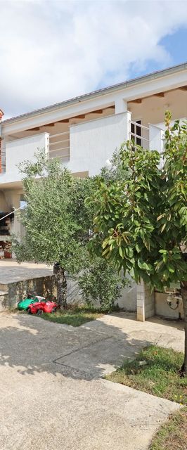 Apartments Ivan Vrsi