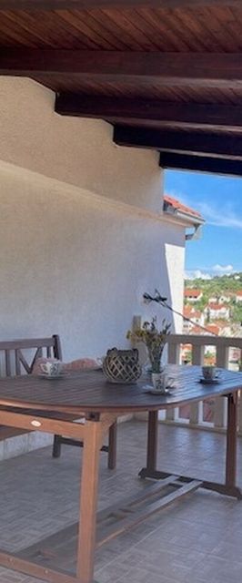 Apartmanok Parkolóhellyel Sutivan, Brac - 5654 Sutivan