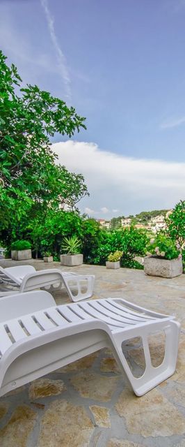 Apartmanok Parkolóhellyel Splitska, Brac - 2857 Splitska