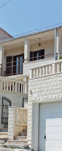 Apartmanok Parkolóhellyel Sutivan, Brac - 2846 Sutivan