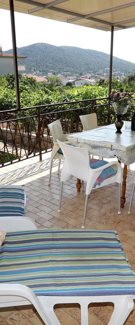 Apartmanok Parkolóhellyel Vinisce, Trogir - 4276 Vinišće