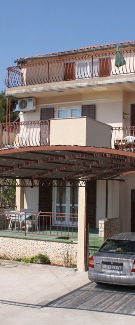 Apartmanok Parkolóhellyel Srima - Vodice - 6099