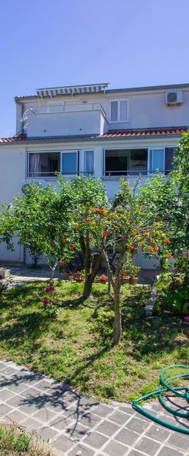 Apartmanok és Szobák Parkolóhellyel Nin, Zadar - 5805 Nin