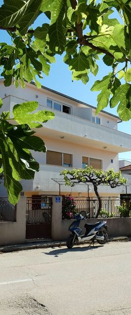 Apartmanok Parkolóhellyel Vinisce, Trogir - 11075 Vinišće