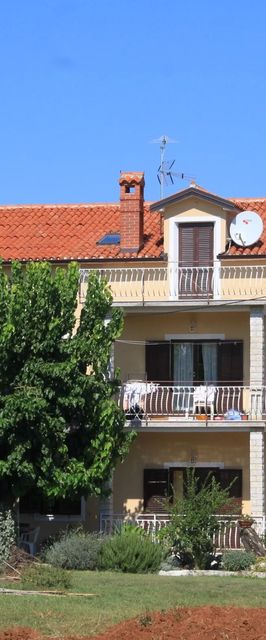 Apartmanok Parkolóhellyel Basanija, Umag - 7149 Bašanija