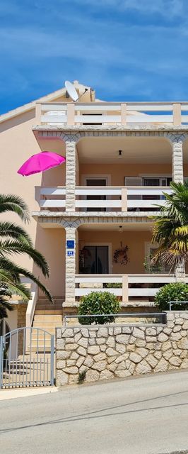 Apartmanok Parkolóhellyel Lun, Pag - 4062 Lun