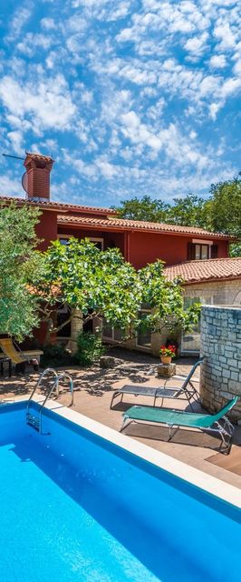 Apartmanok Családok Részére Medencével Krnica, Marcana - 7357 Krnica