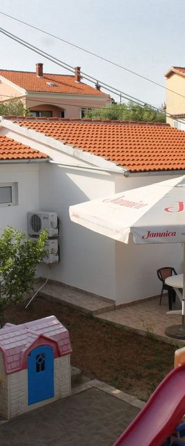 Családi Apartmanok A Tenger Mellett Preko, Ugljan - 8232 Preko